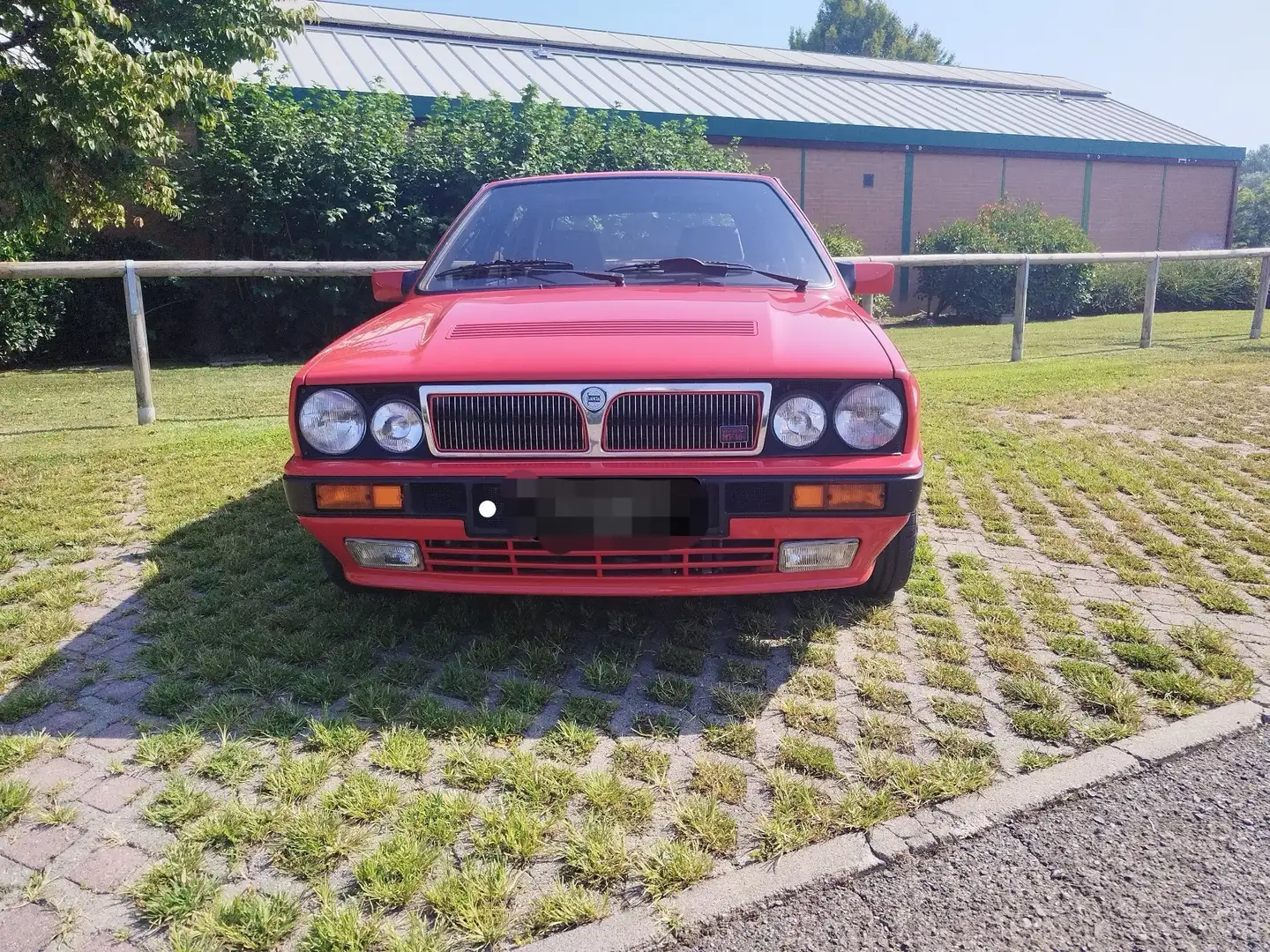 Lancia Delta 2.0 16v HF Integrale Červená - 2