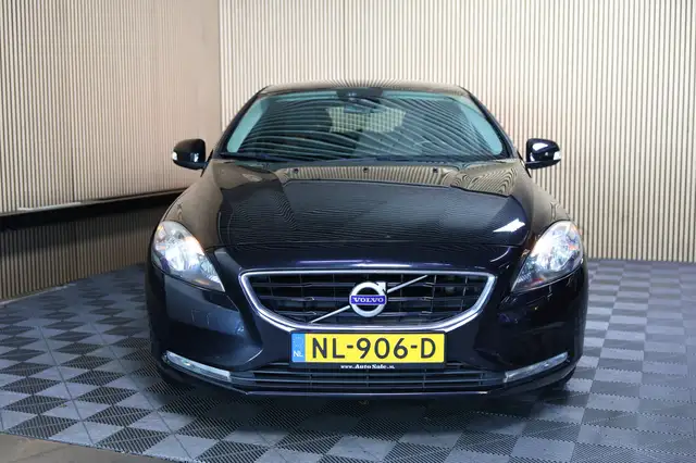 Volvo V40 view 8