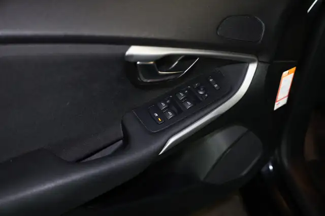 Volvo V40 view 11