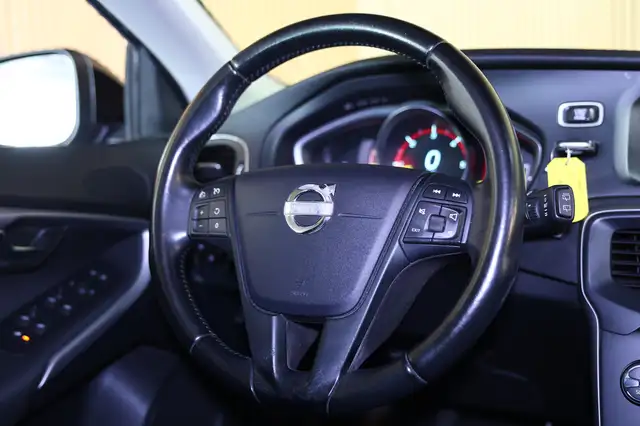 Volvo V40 view 25