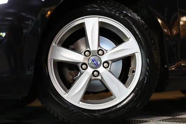 Volvo V40 view 4