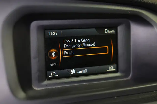 Volvo V40 view 19