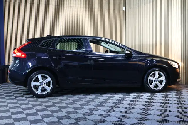 Volvo V40 view 6