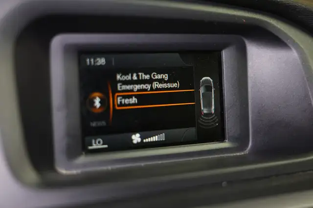 Volvo V40 view 20