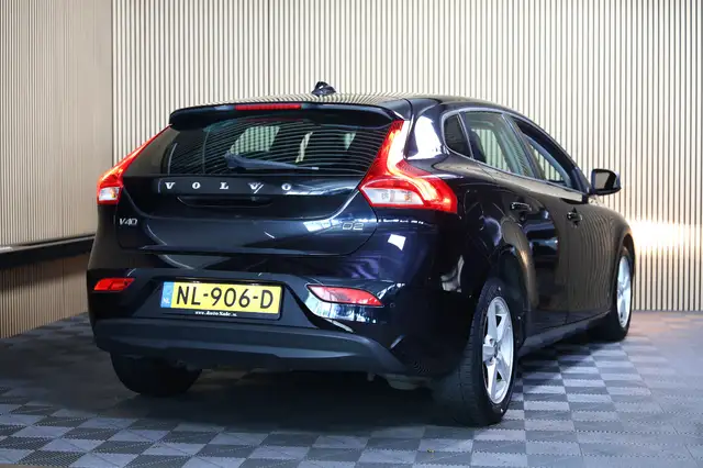 Volvo V40 view 3