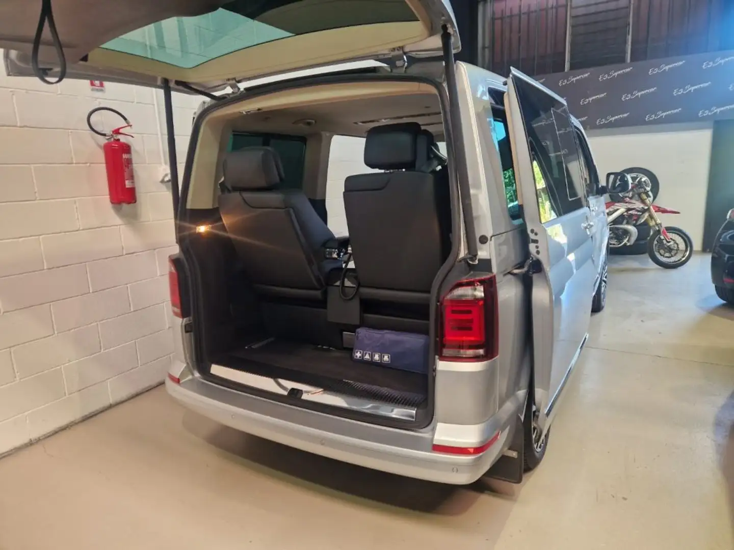 Volkswagen T6 Caravelle 2.0 TDI 199CV DSG AUT.4 Motion PC highl. Prestige Argento - 2