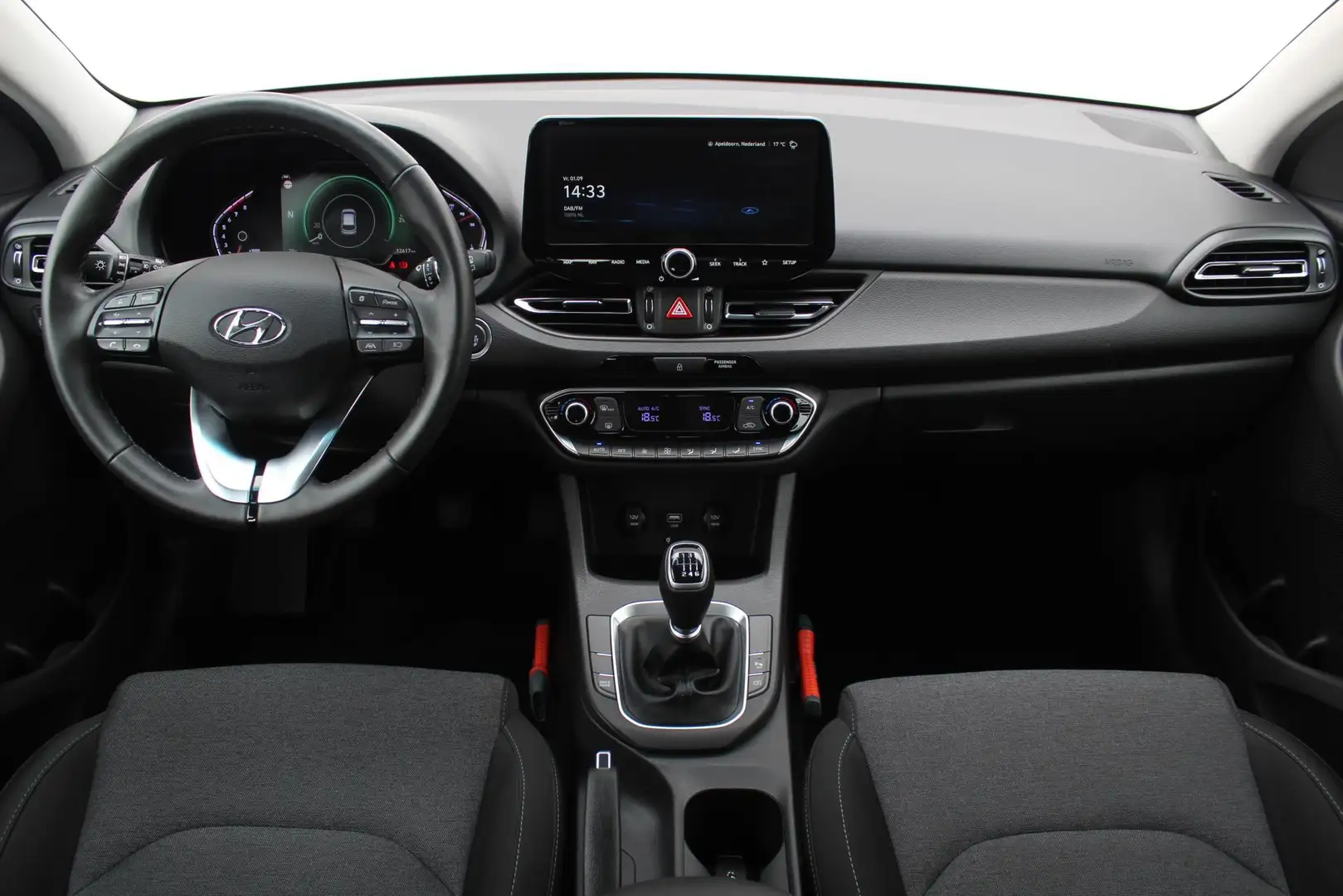 Hyundai i30 1.0 T-GDi MHEV Comfort Smart / NAVI / APPLE CARPLA Grijs - 2