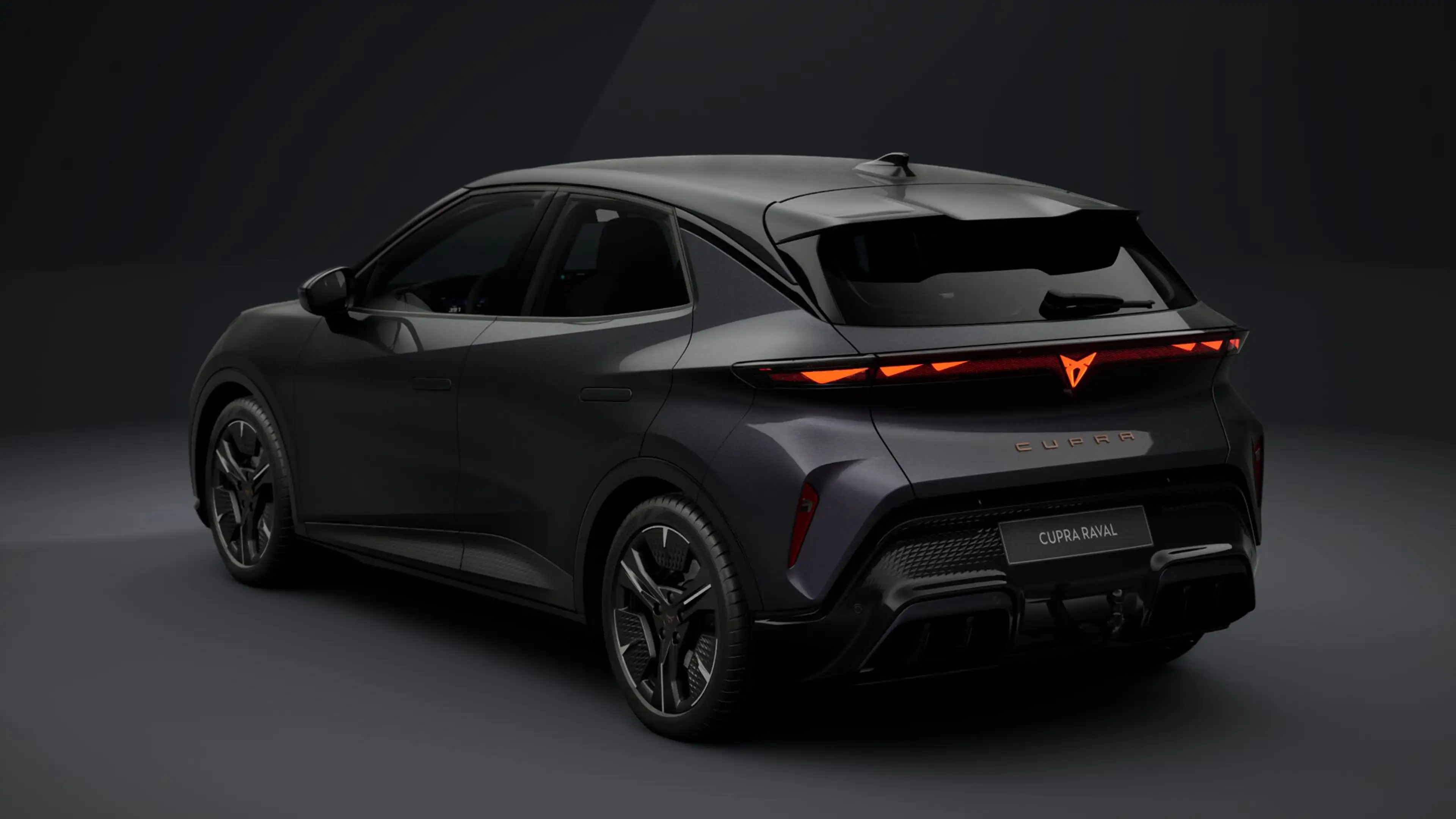 CUPRA Raval 56 kWh TREKHAAK | MATRIX | TwoTone lak | NAVI | 36 — photo 3