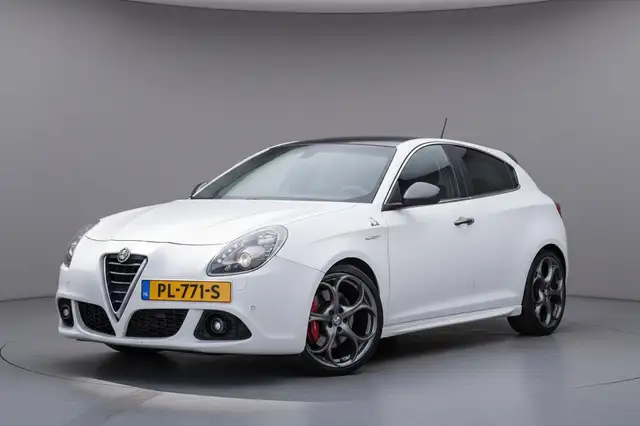 Alfa Romeo Giulietta 1.7 TBi 241pk Quadrifoglio Verde Pano|Bose|Alcanta