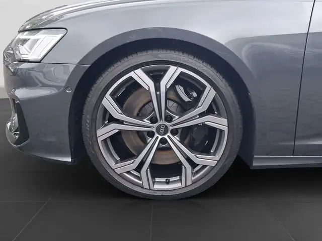 Audi S6 view 7