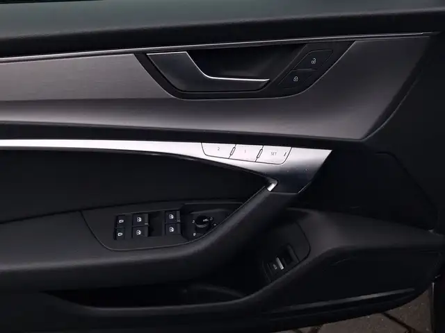 Audi S6 view 8