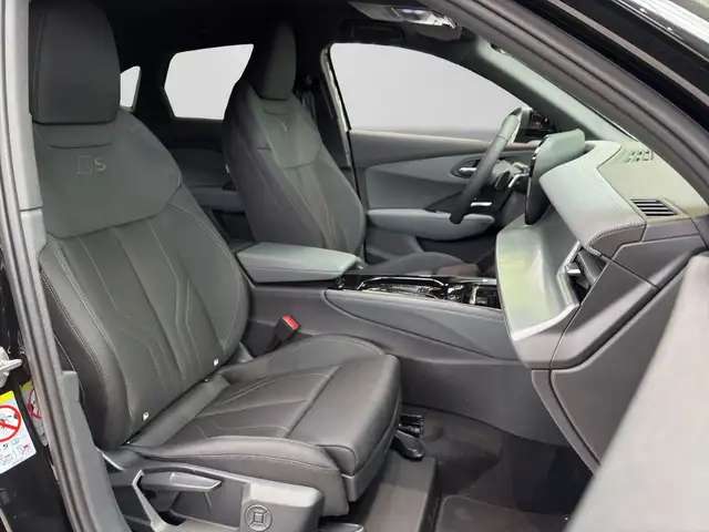 Audi Q3 view 4