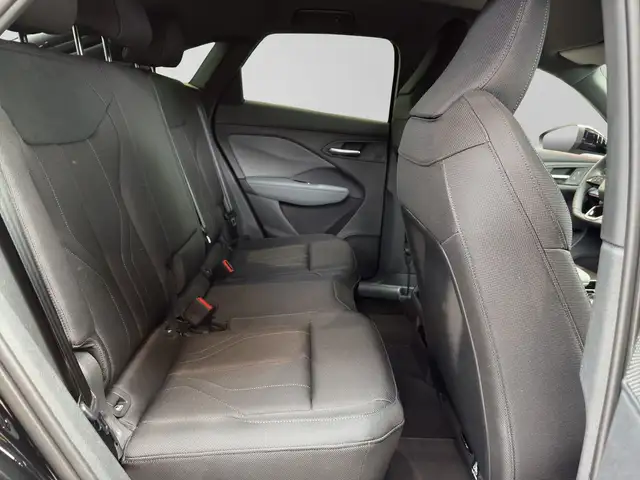 Audi Q3 view 6