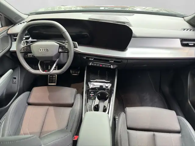 Audi Q3 view 5