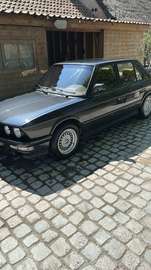 E28 M535i