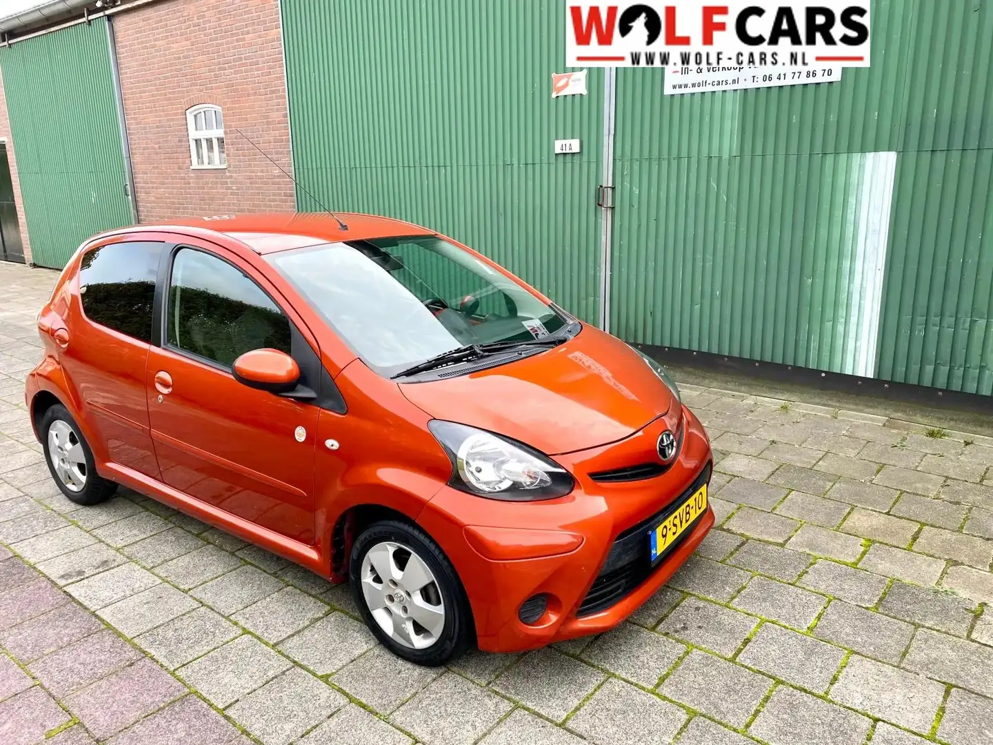 Toyota Aygo 1.0 VVT-i | AUTOMAAT | Airco | 5 Deurs | Bluetooth Orange - 2