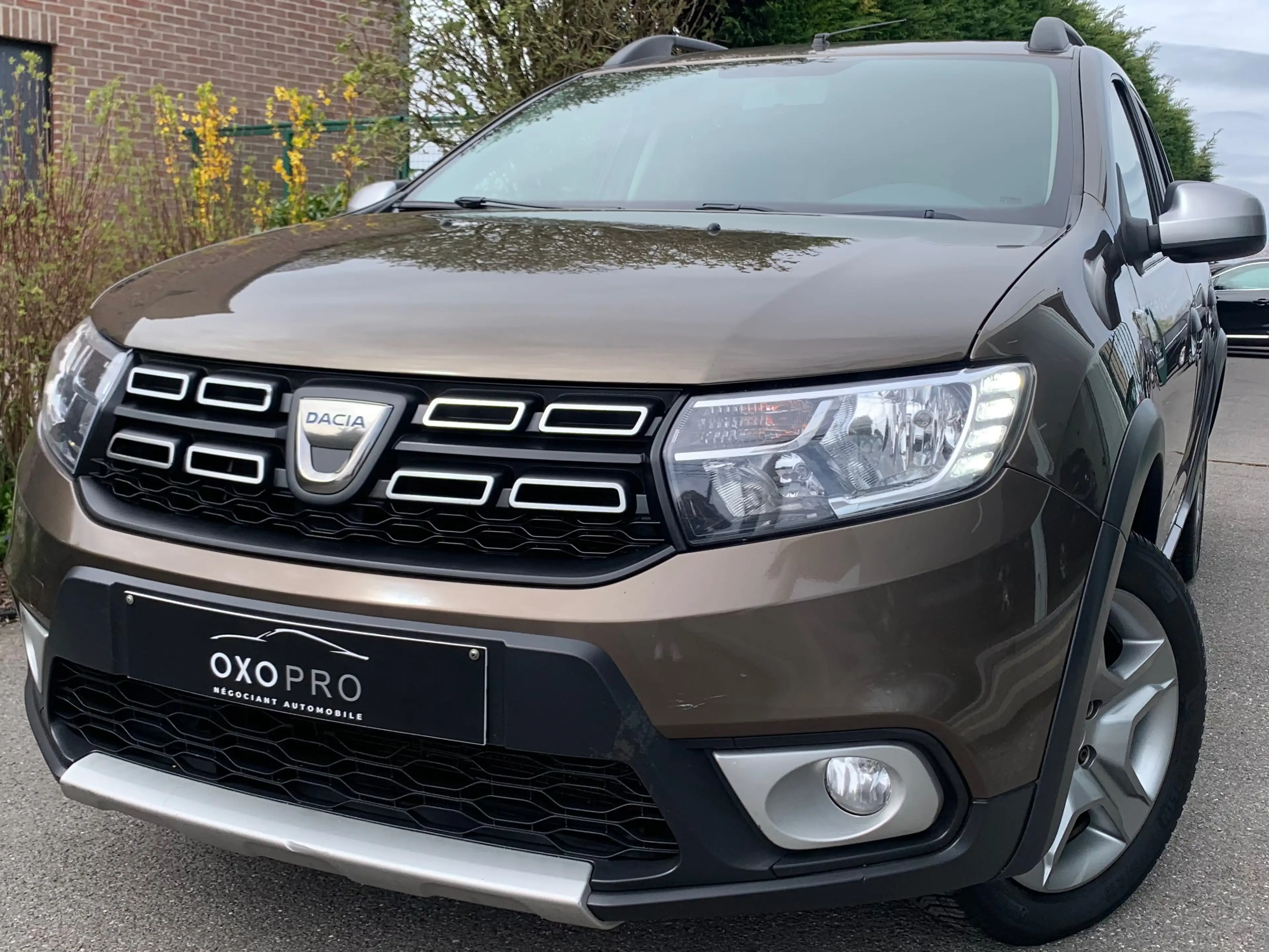 Dacia Logan STEPWAY PLUS / 1.5DCI 90 CV / Euro 6B / Gps / Airco / Camera / Cruise / Bluetooth / PRIX EMPORTER /