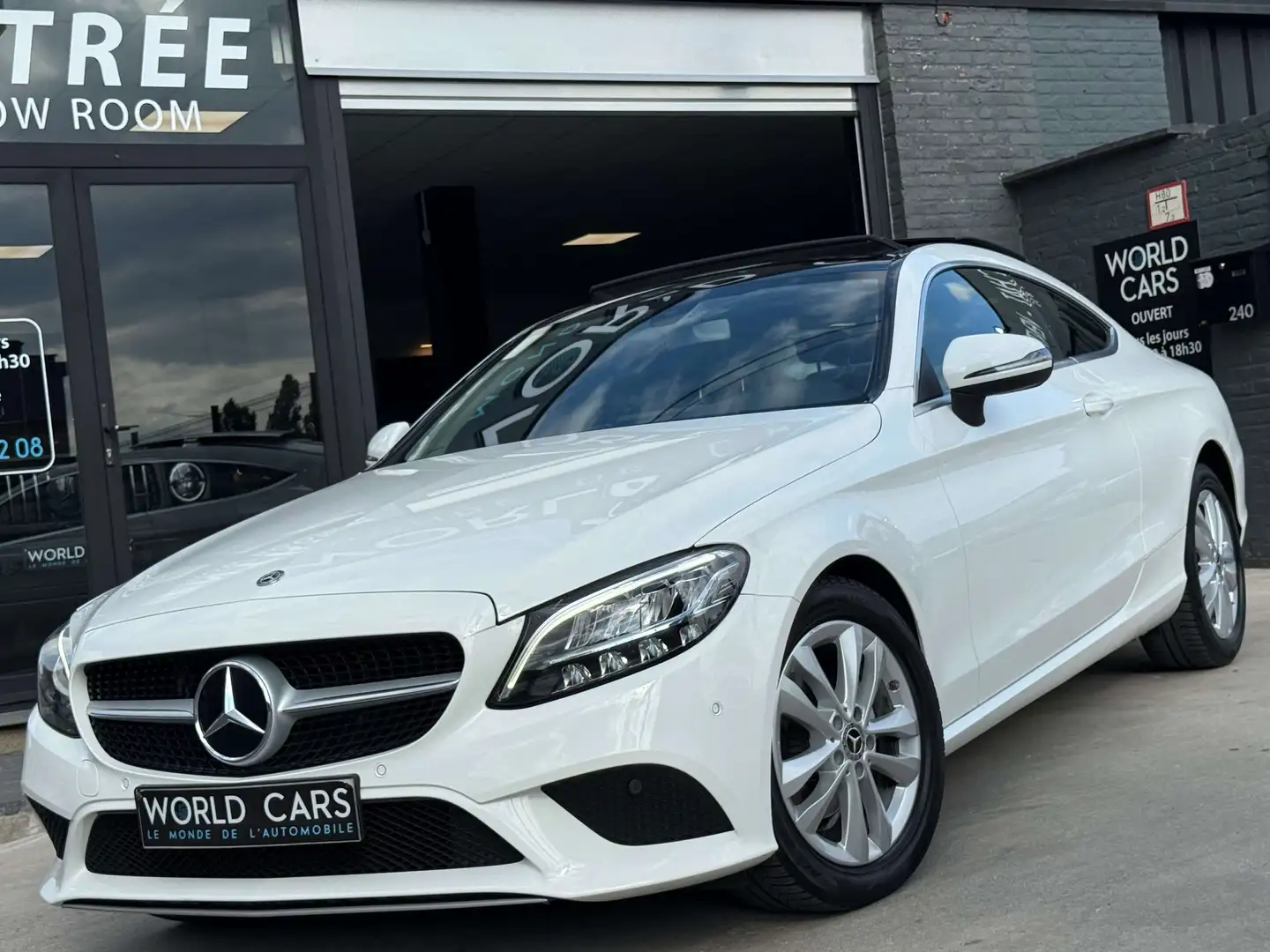 Mercedes-Benz C 180 Coupe FACELIFT - TOIT PANO - AUTO - CAMERA - NAVI Blanc - 1