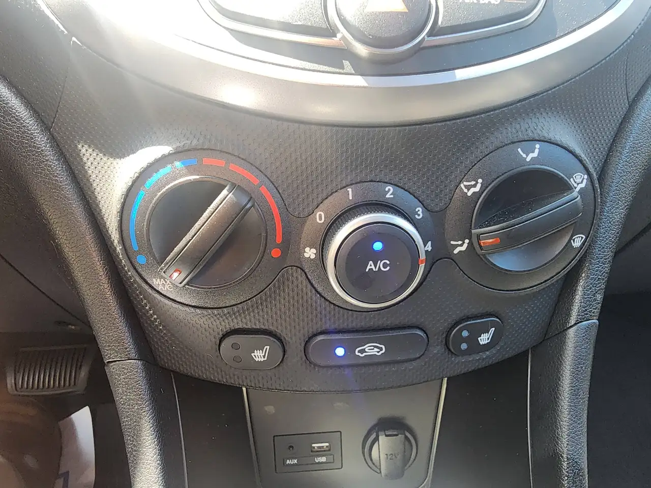 Hyundai ACCENT снимка Hyundai ACCENT