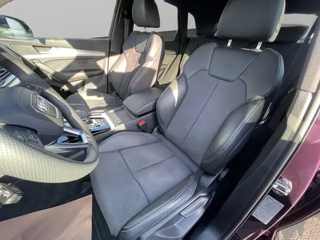 Audi Q5 view 11