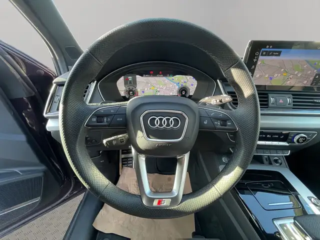 Audi Q5 view 12