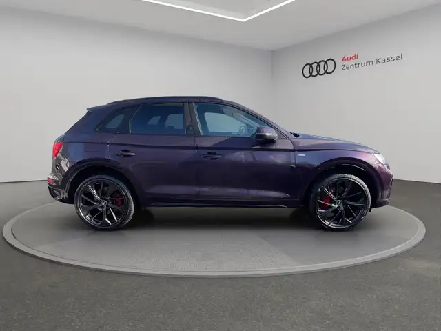 Audi Q5 view 8