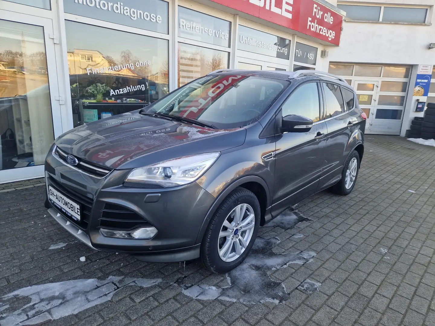 Ford Kuga Kuga 1.5 EcoBoost 2x4 Individual Grau - 1