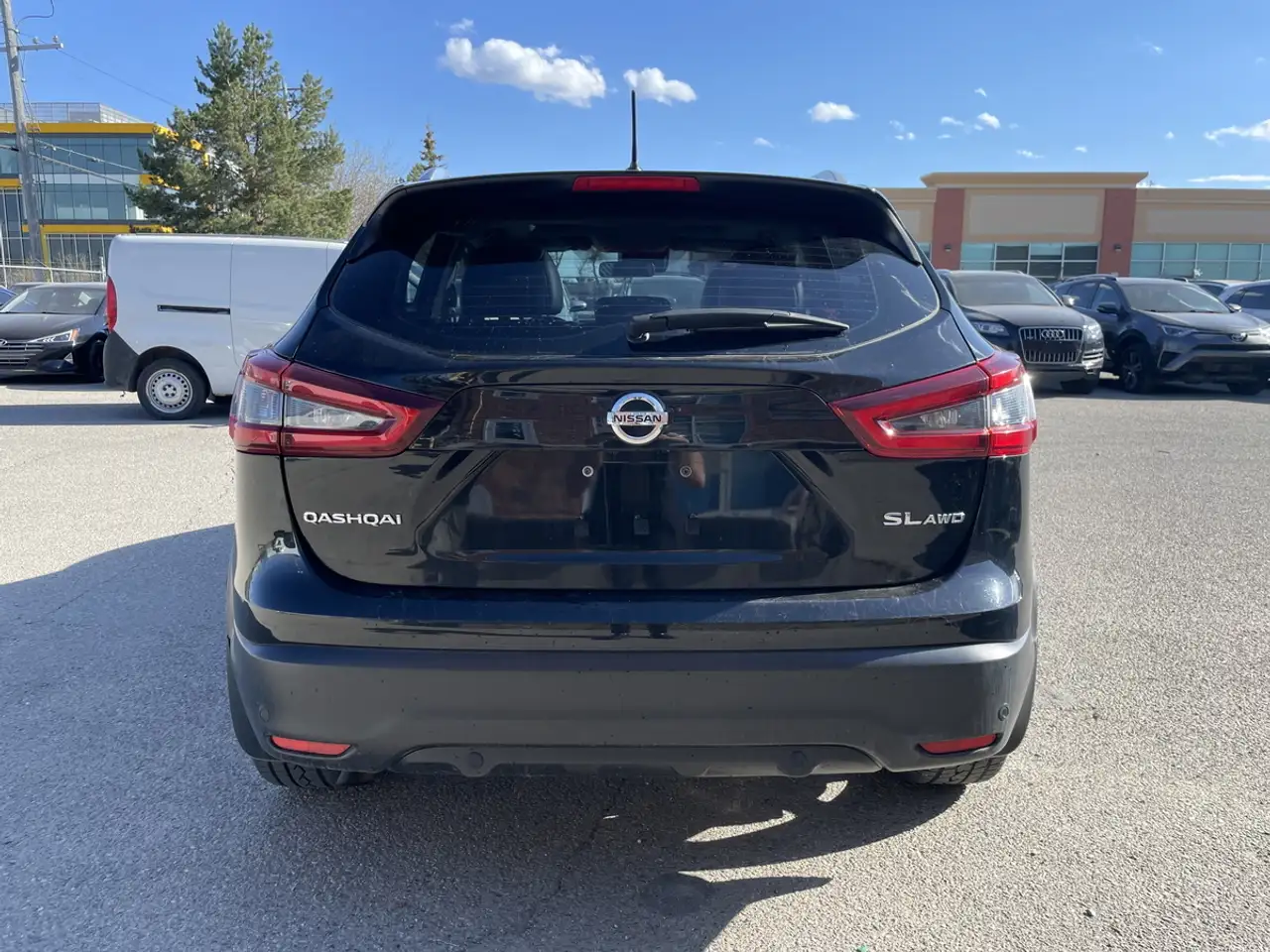 Nissan Qashqai снимка Nissan Qashqai