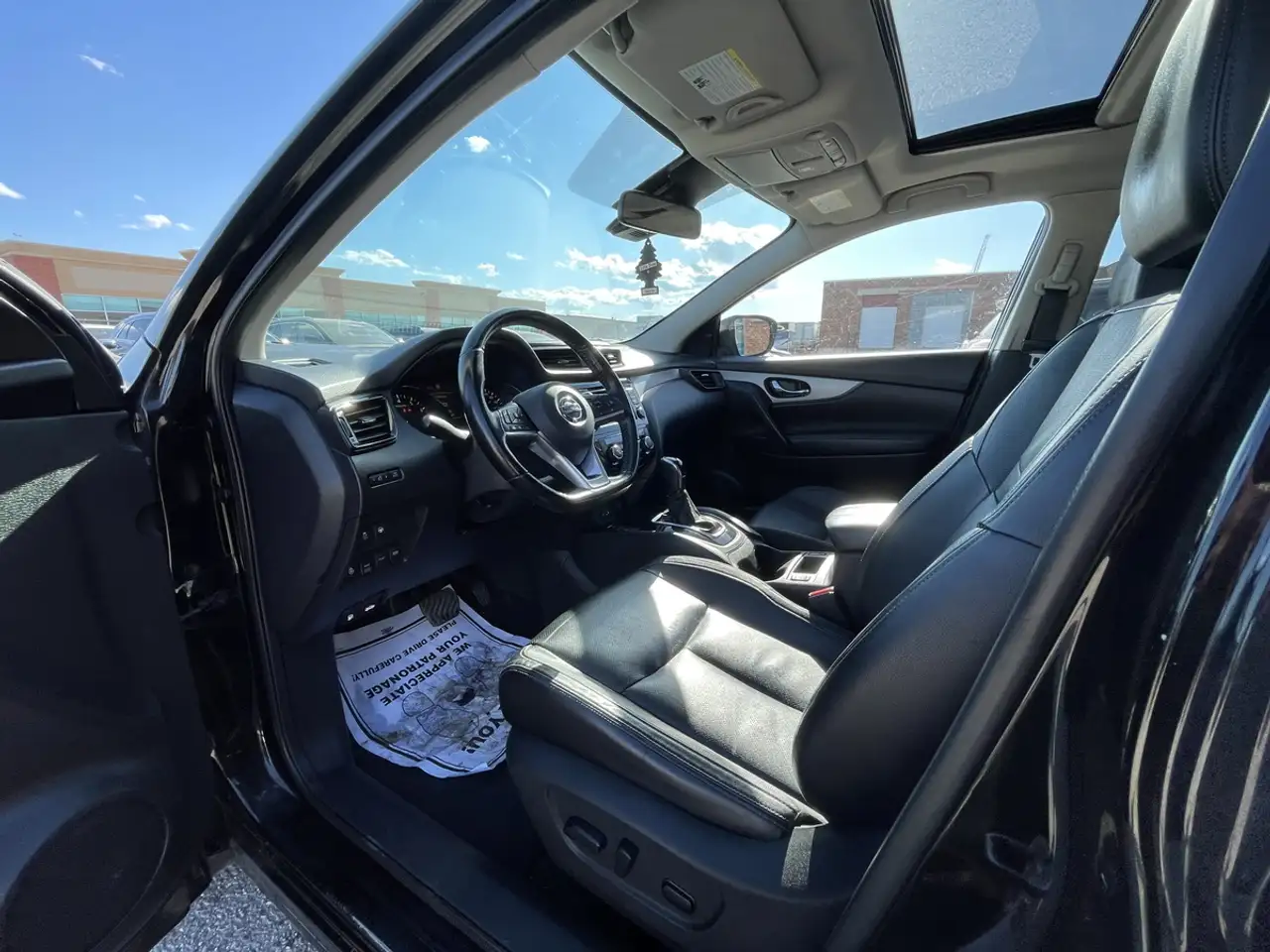 Nissan Qashqai снимка Nissan Qashqai
