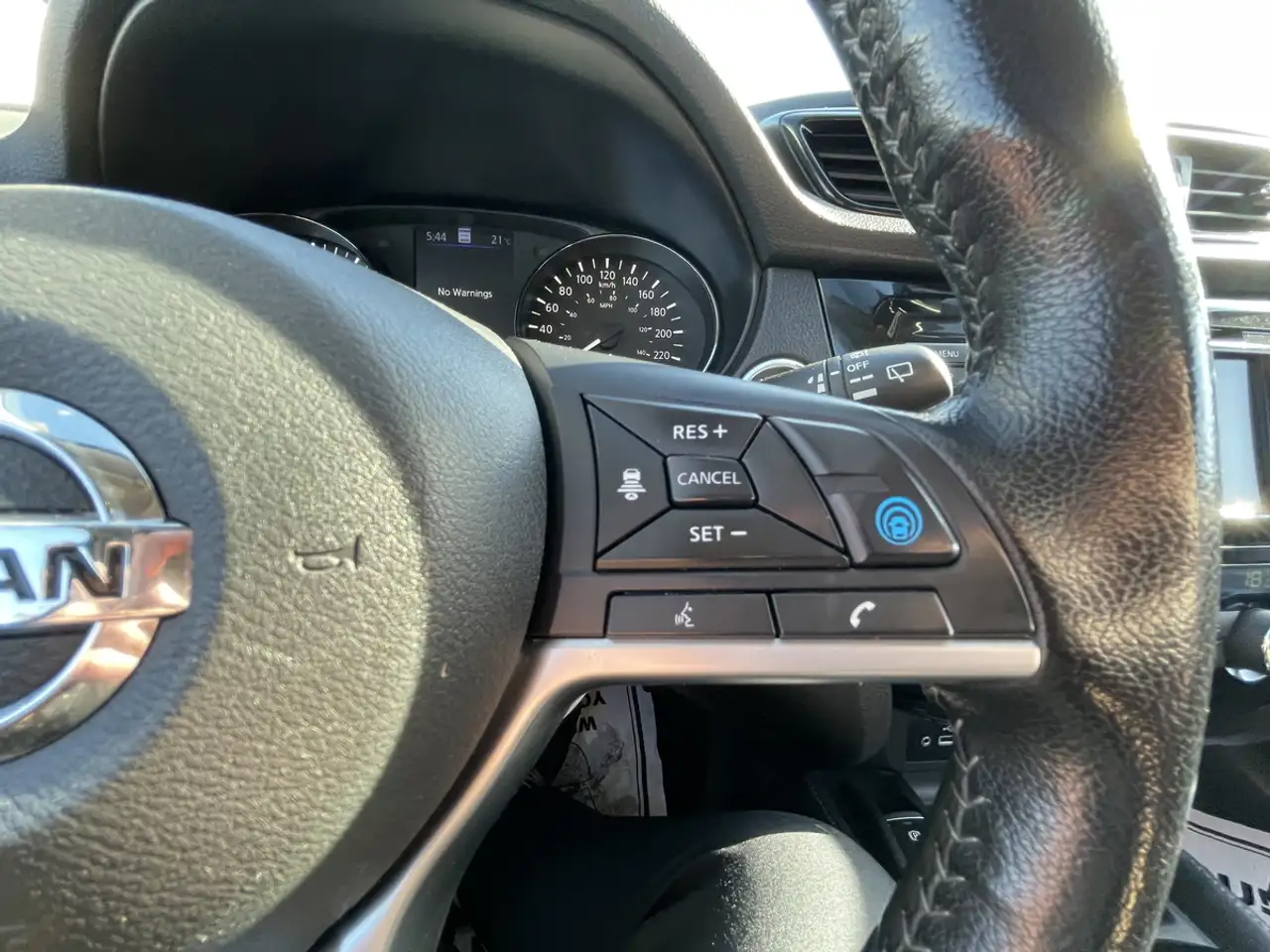 Nissan Qashqai снимка Nissan Qashqai
