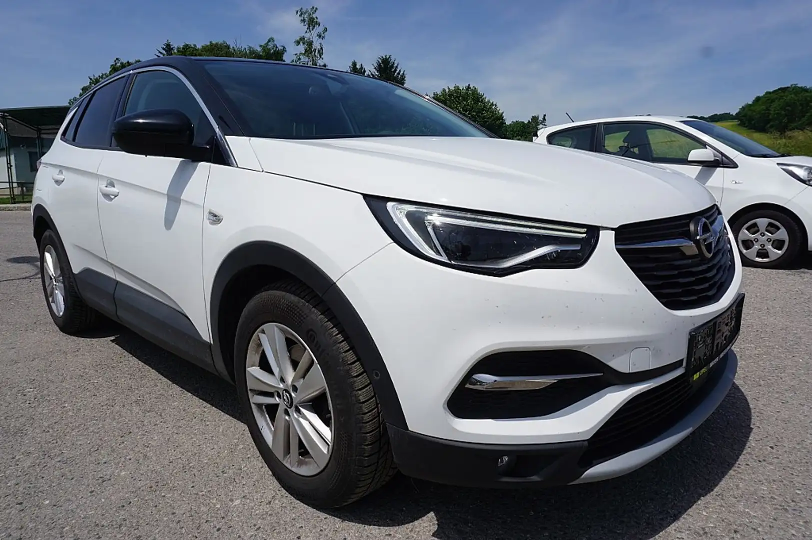 Opel Grandland X 2,0 CDTI BlueInj. Ultimate Aut. Start/Stopp Weiß - 2