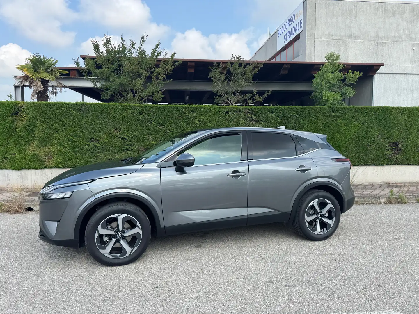 Nissan Qashqai Qashqai 1.3 mhev Acenta 2wd 140cv Gris - 1