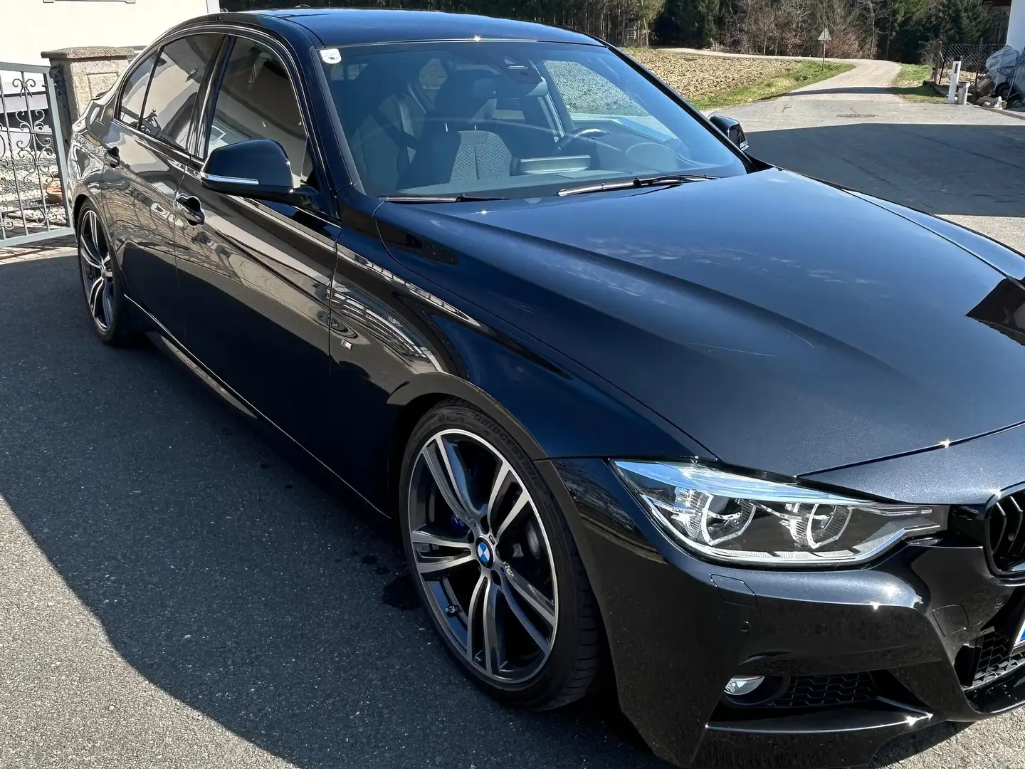 BMW 330 330d xDrive M Sport Aut. M Sport Schwarz - 2
