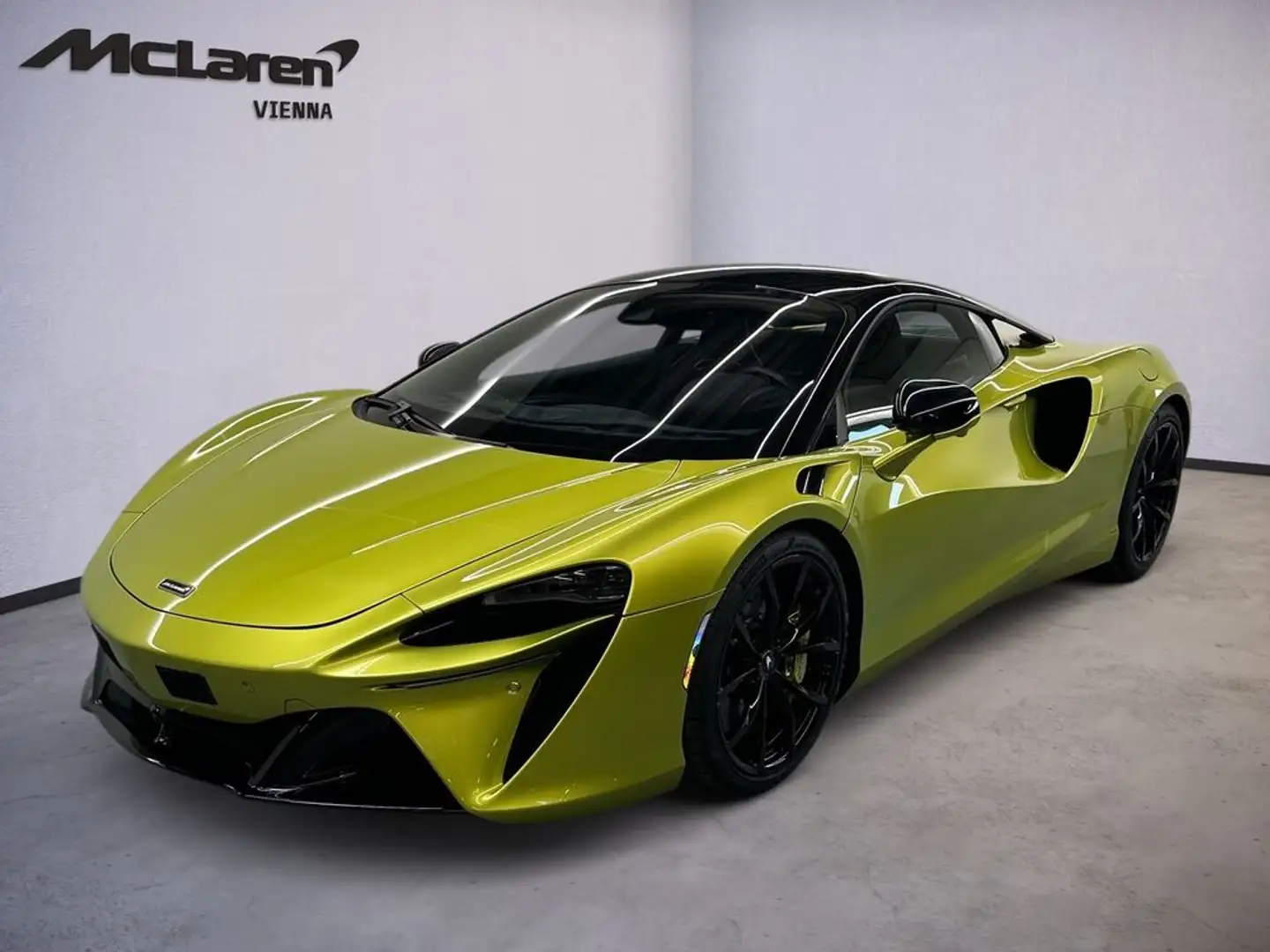 McLaren Artura Artura / Flux Green / B&W / Tracking System Verde - 2