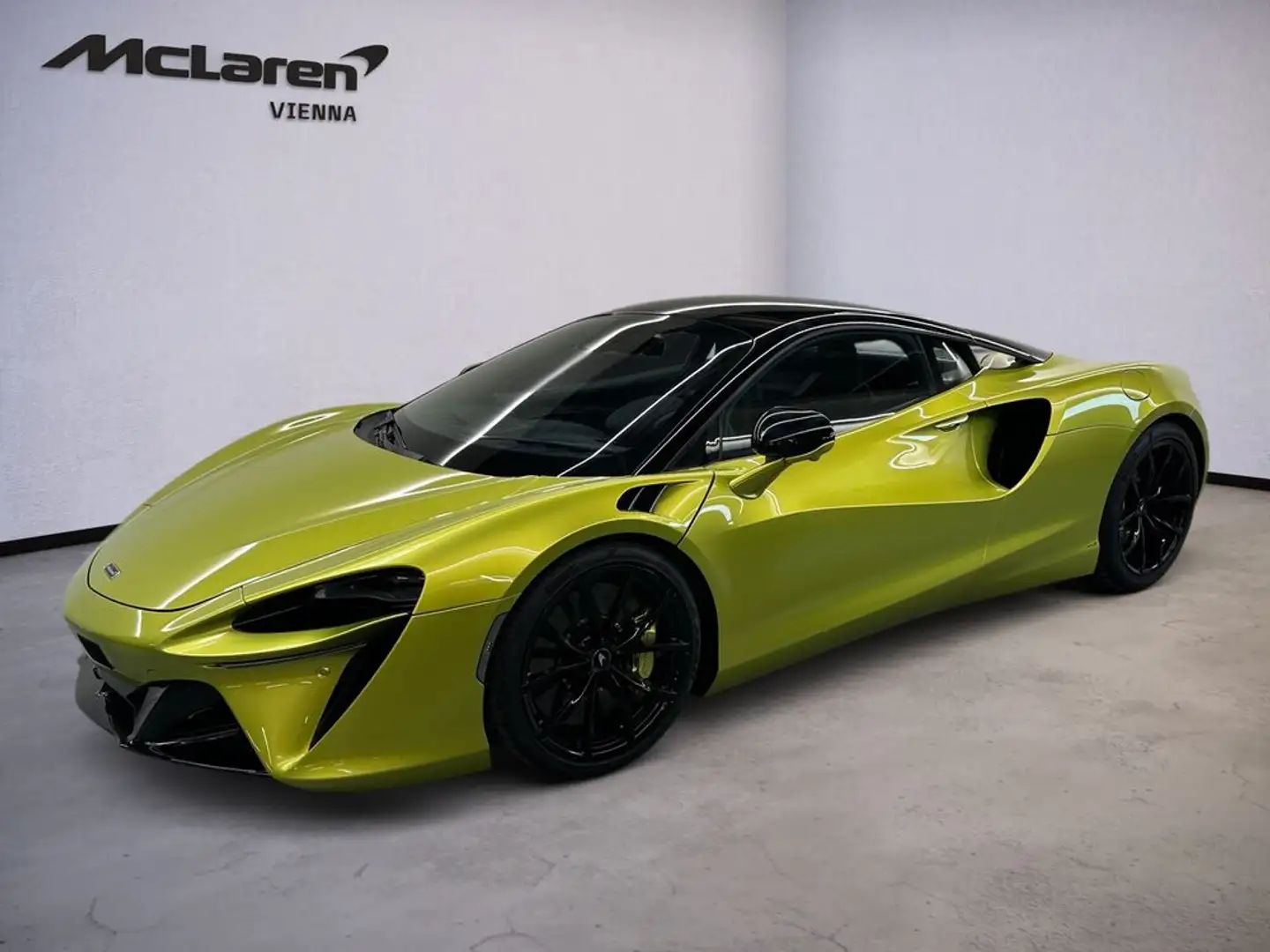 McLaren Artura Artura / Flux Green / B&W / Tracking System Grün - 1
