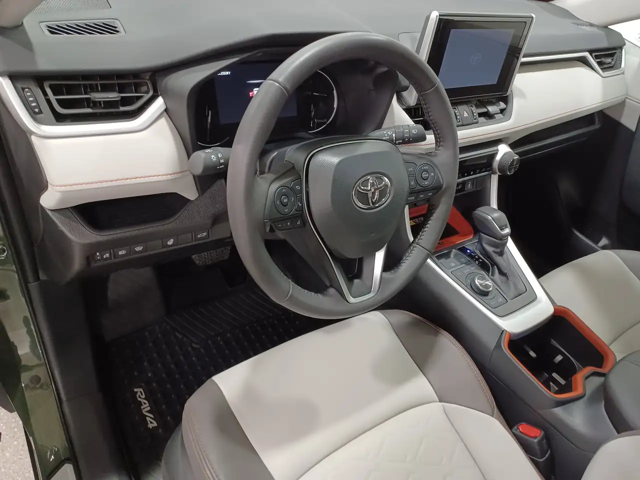 Toyota RAV 4 снимка Toyota RAV 4