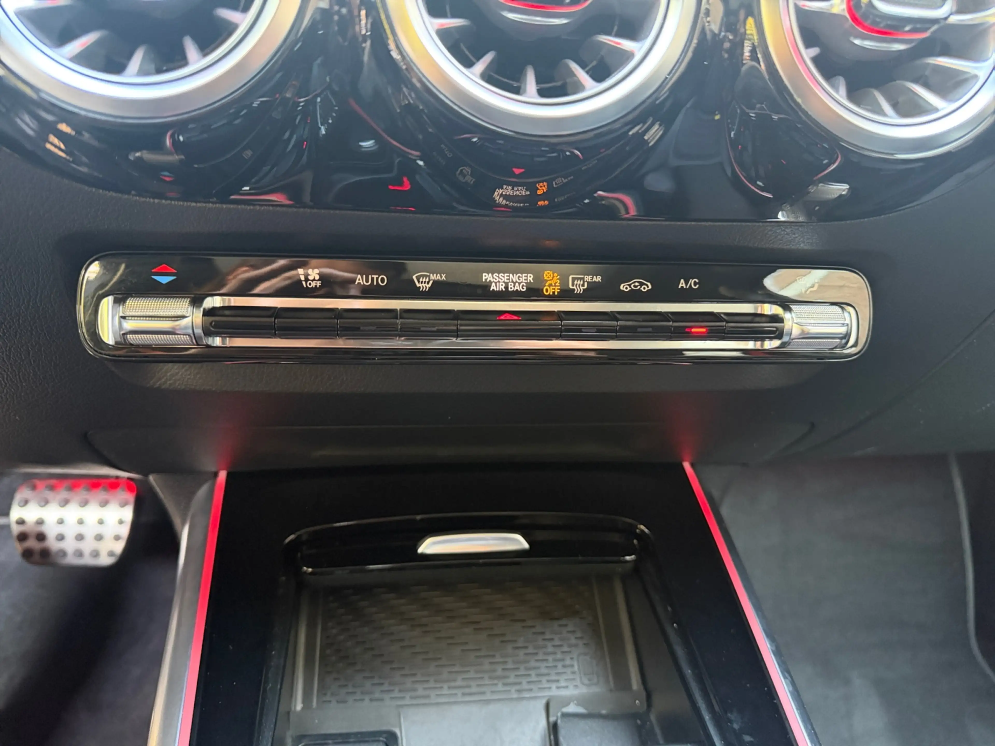 Mercedes-Benz GLA 250 4MATIC AMG Line Nap 28dkm, Dealer Onderhouden, Pan — photo 14