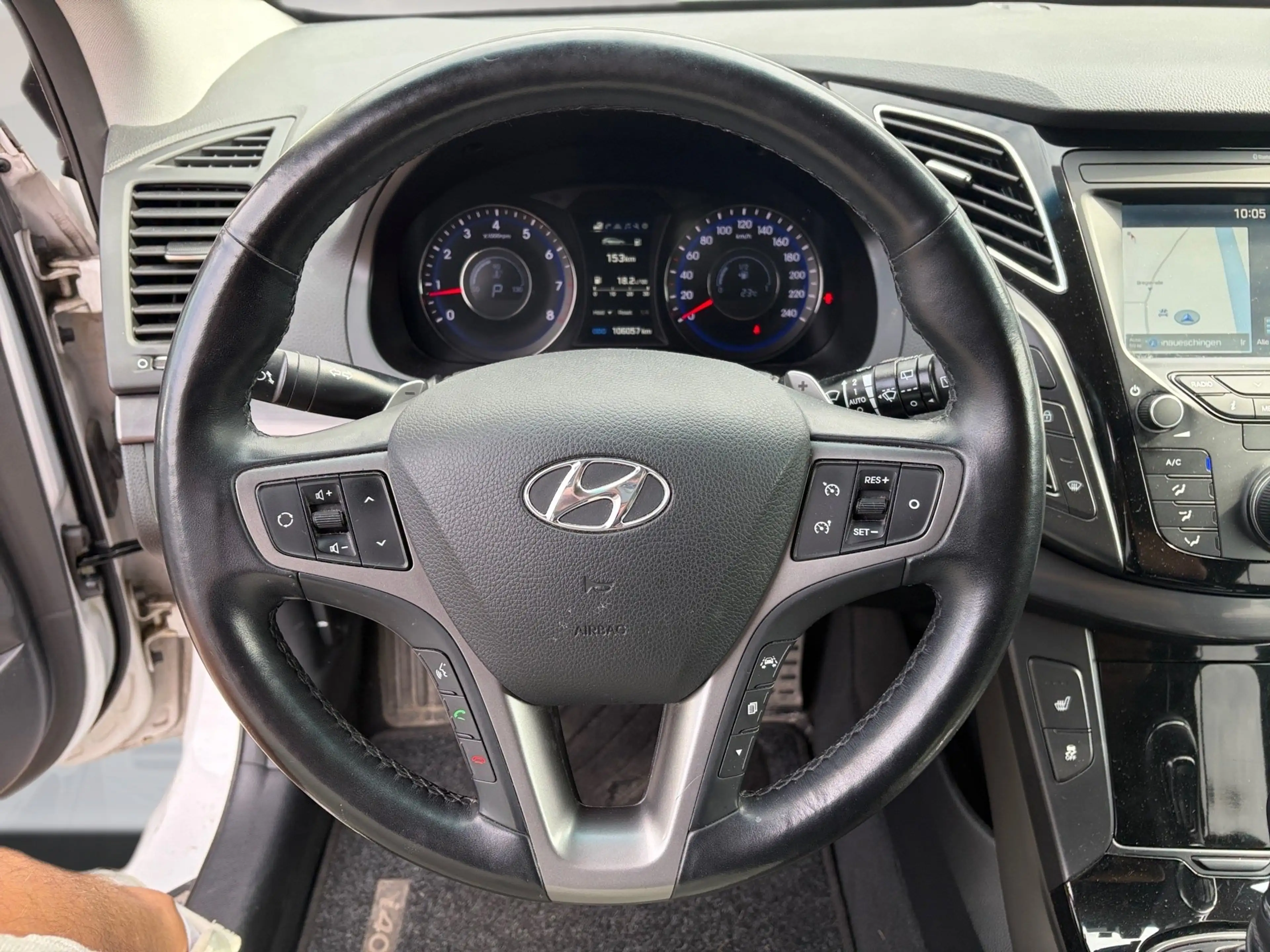 Hyundai i40 Kombi 2.0 165PS AT Style Navi,WKR — photo 8