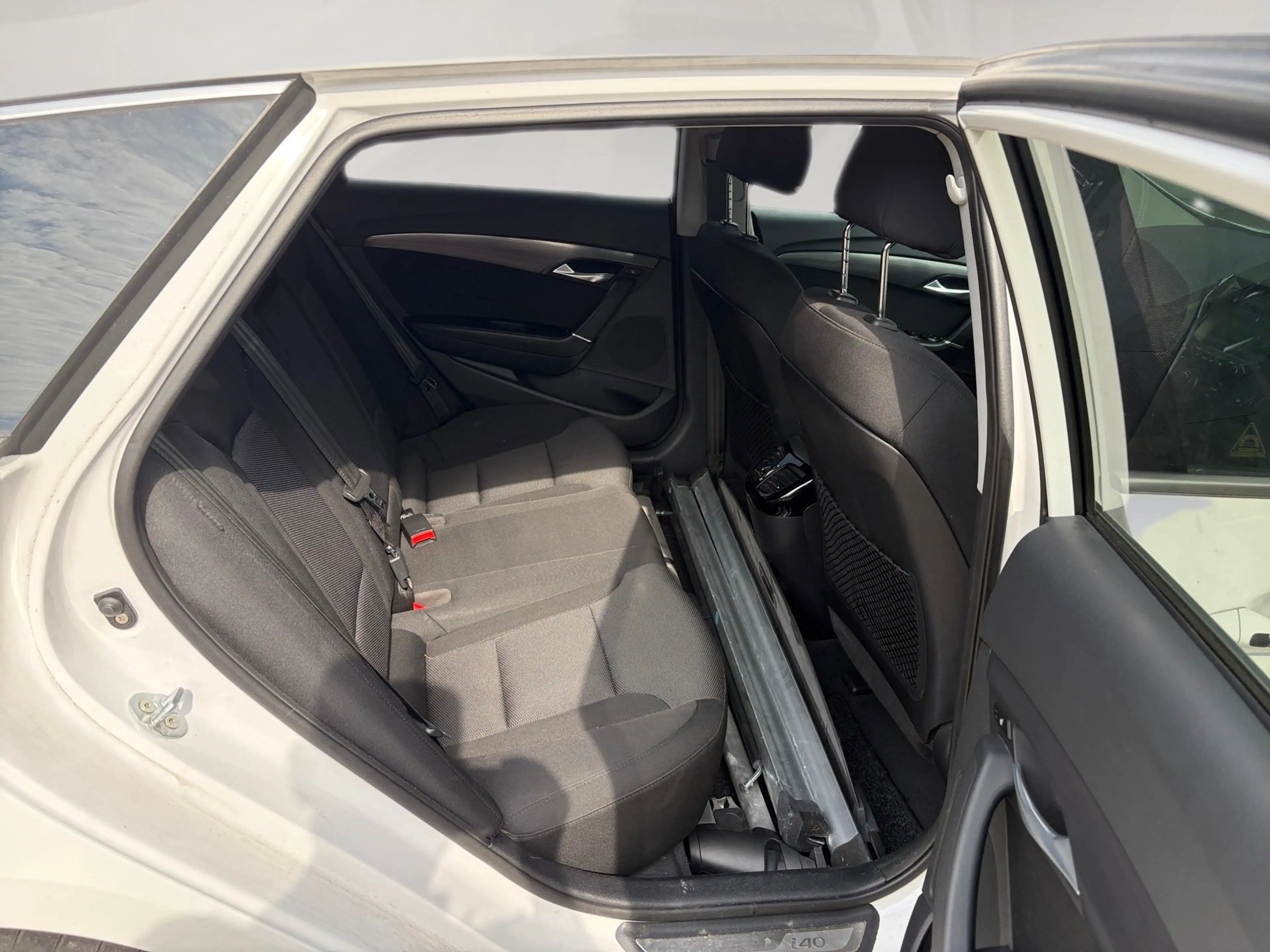 Hyundai i40 Kombi 2.0 165PS AT Style Navi,WKR — photo 13