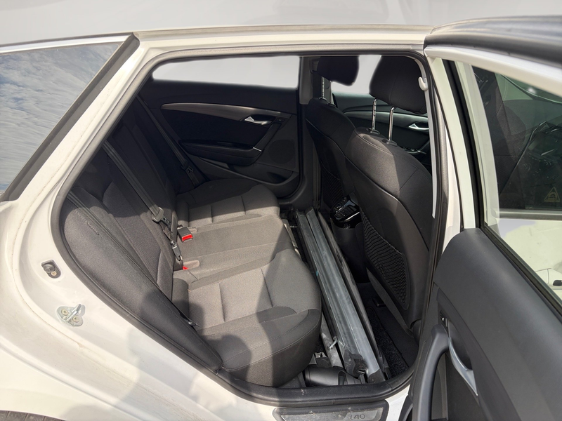 Hyundai i40 Kombi 2.0 165PS AT Style Navi,WKR — photo 13