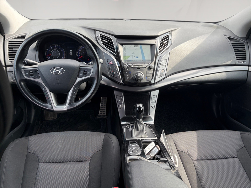 Hyundai i40 Kombi 2.0 165PS AT Style Navi,WKR — photo 11