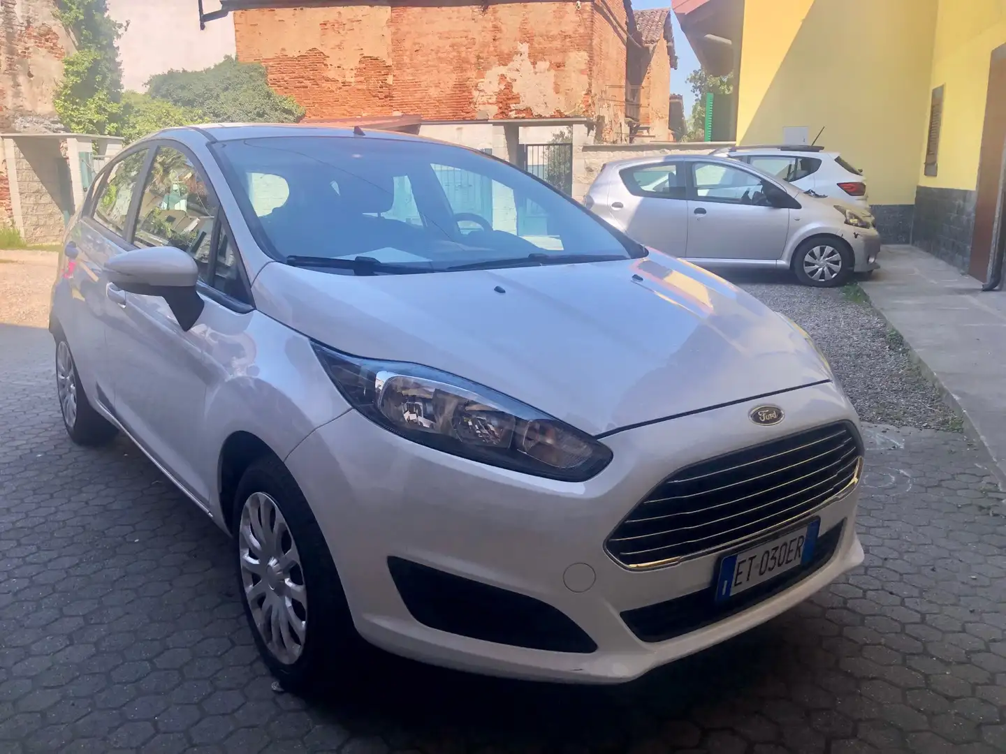 Ford Fiesta 5p 1.0 80cv Bianco - 2