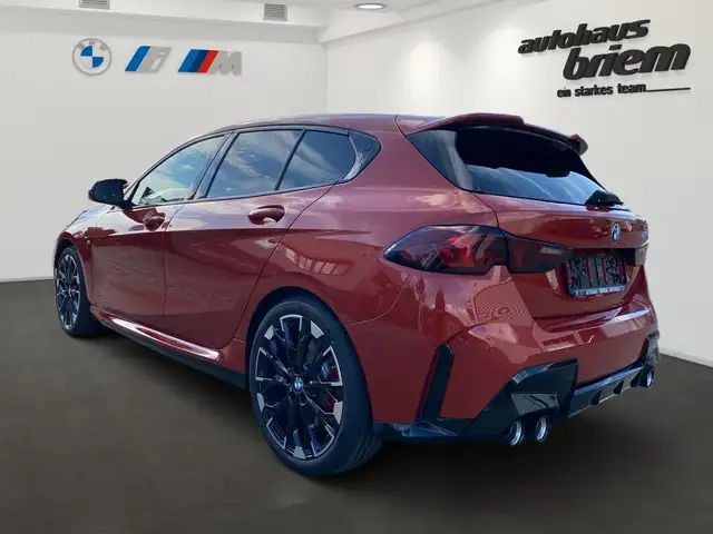 BMW 1 Series view 4