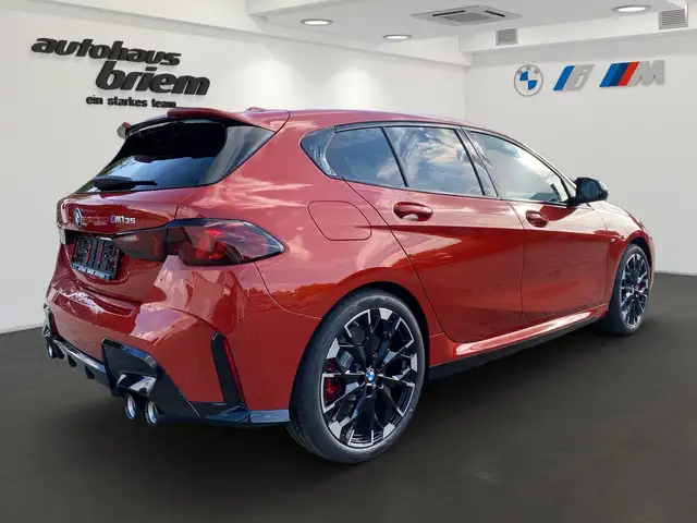 BMW 1 Series view 3