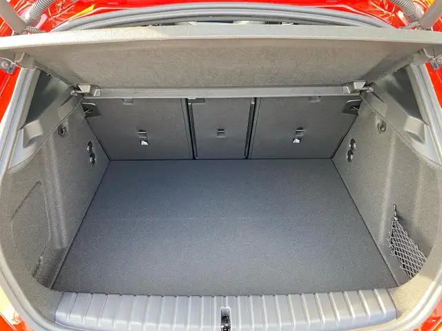 BMW 1 Series view 12