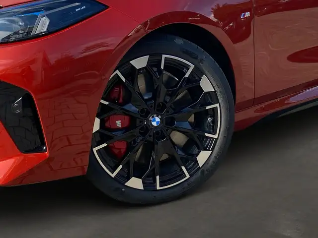 BMW 1 Series view 6
