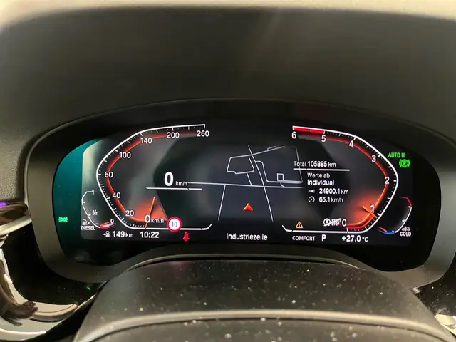 BMW 5 Series view 4