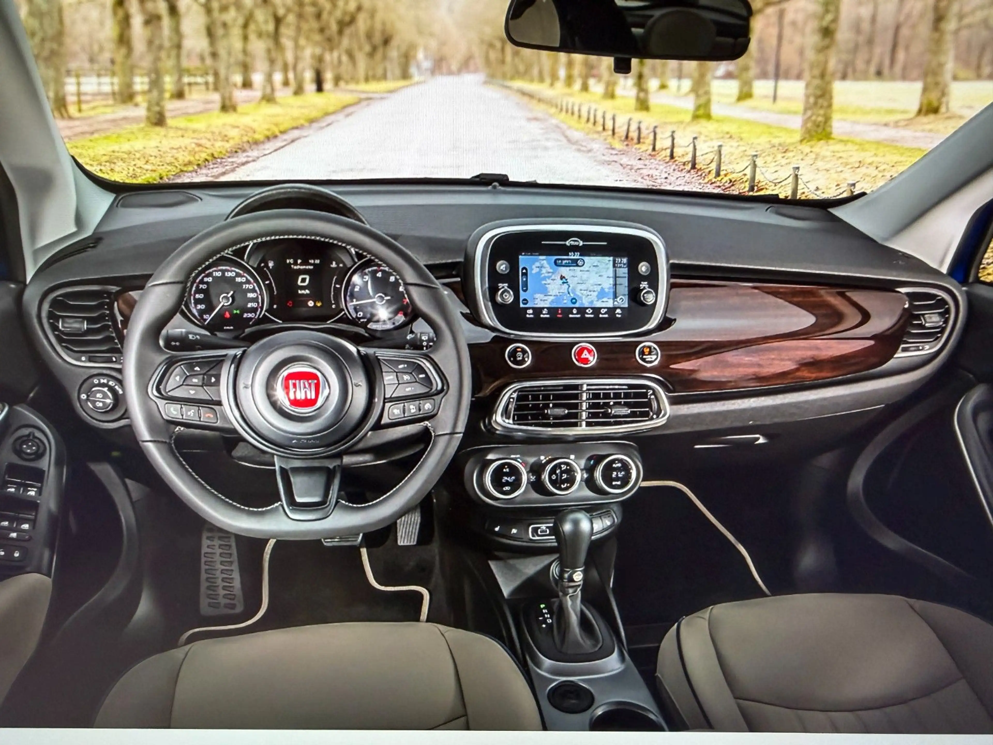 Fiat 500X Yacht Club Capri — photo 10