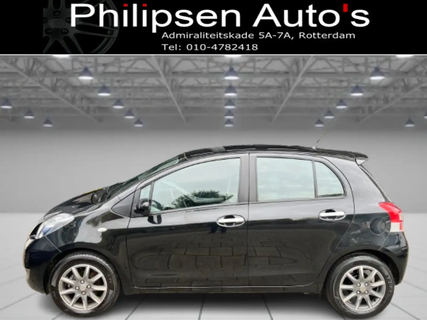 Toyota Yaris 1.3 VVTi Aspiration Zwart - 1