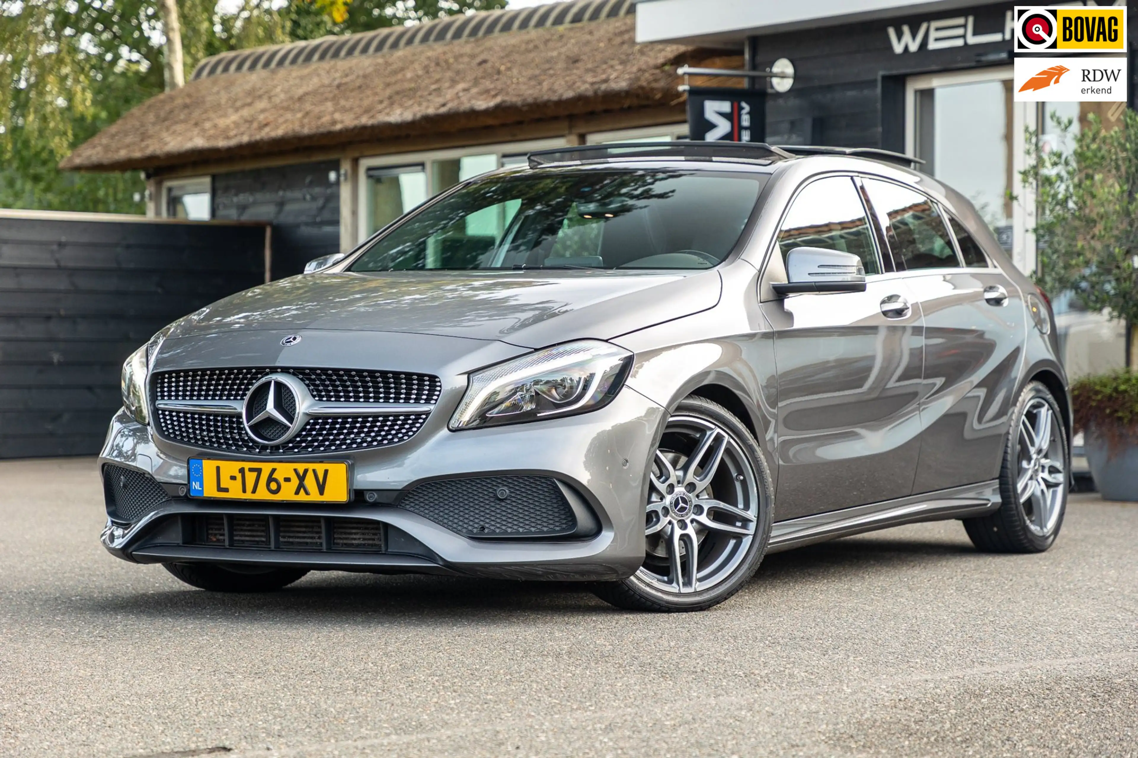 Mercedes-Benz A 180 Prestige Automaat I Panoramadak I AMG Styling I Le
